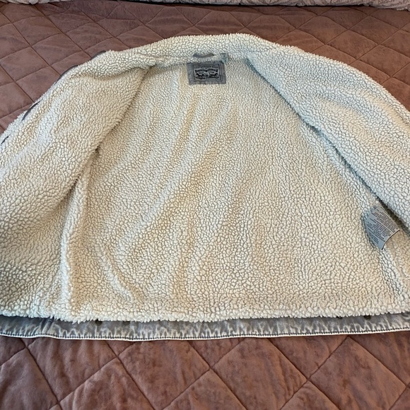 Levi's Washed Cotton Sherpa Trucker Jacket - Picture 13 of 15